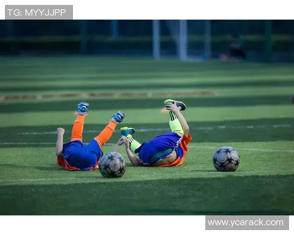 《挑战你的足球知识极限猜猜球星是谁的精彩游戏》 《挑战你的足球知识极限猜猜球星是谁的精彩游戏》