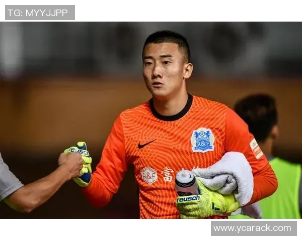 中国足球门将的代表人物是谁 他在国际赛场上的表现如何