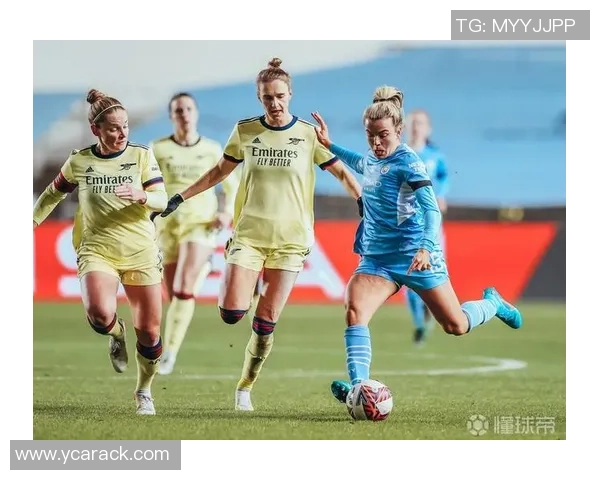 曼城女足球星精彩瞬间与球场英姿展现