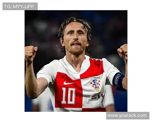 足球巨星伤情加重拄拐现身球场背后隐藏的康复之路与挑战 足球巨星伤情加重拄拐现身球场背后隐藏的康复之路与挑战